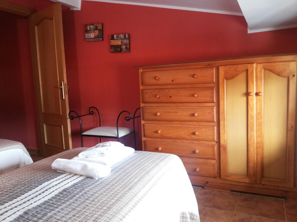 Hotel Casa Marivi Niembro Zimmer foto