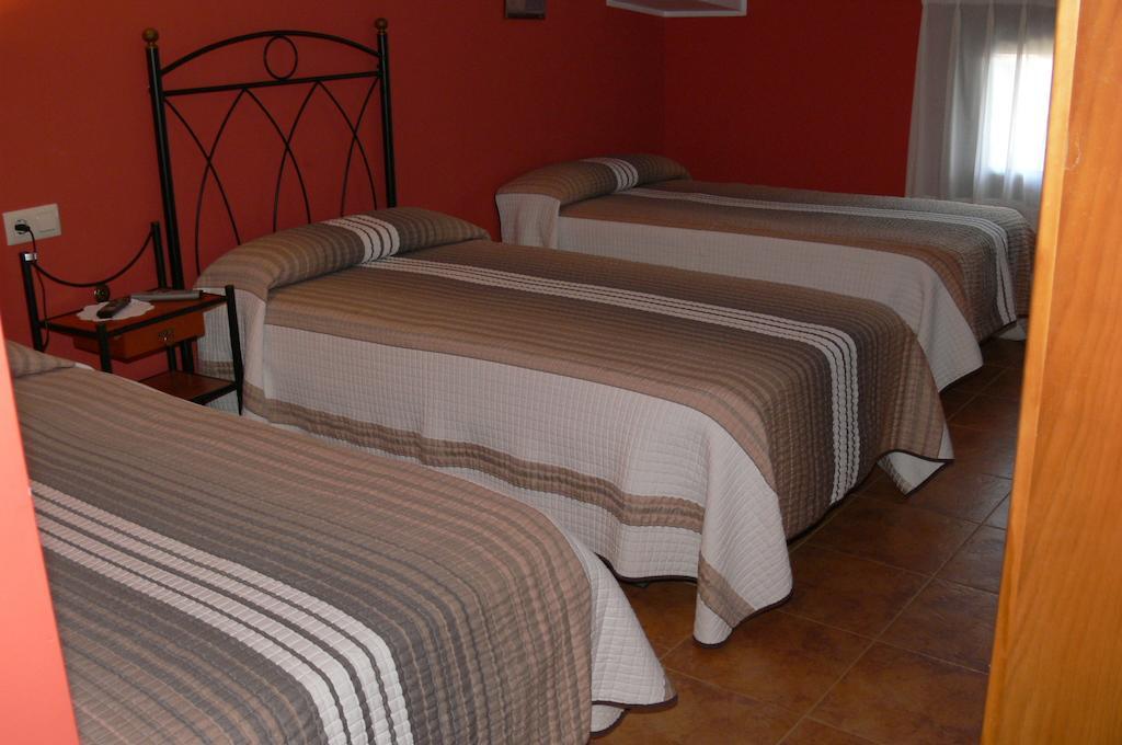 Hotel Casa Marivi Niembro Zimmer foto