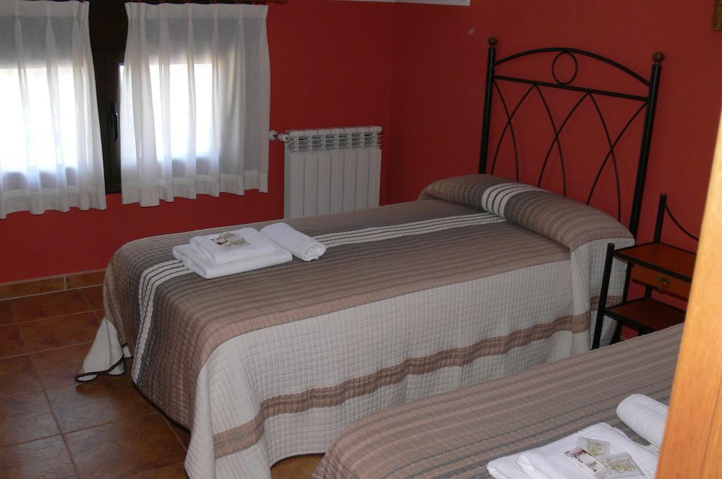 Hotel Casa Marivi Niembro Zimmer foto