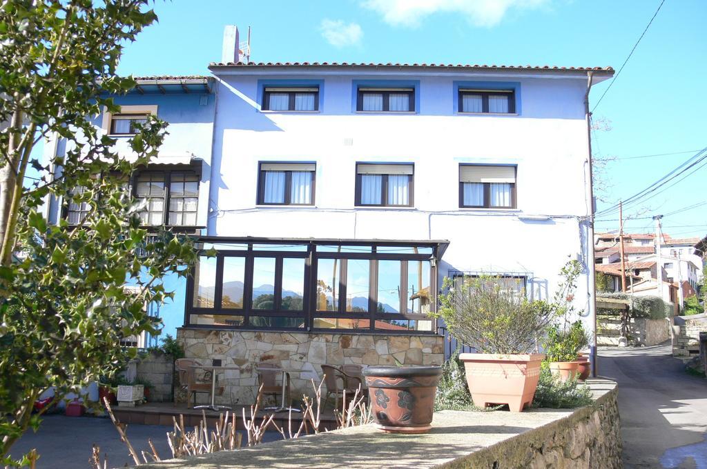Hotel Casa Marivi Niembro Exterior foto